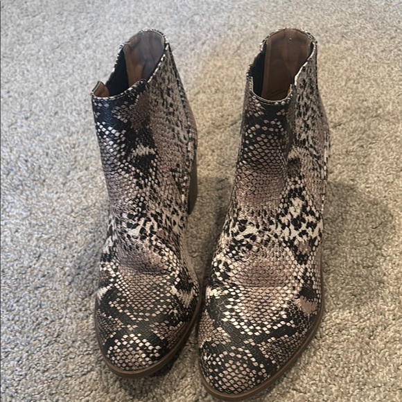 Maurice’s shoe bundle - Picture 16 of 17